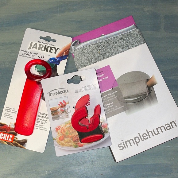 Kitchen Collection Jarkey, Simple Human Microfiber Mit, & Trudeau Pot Clip - Picture 1 of 8
